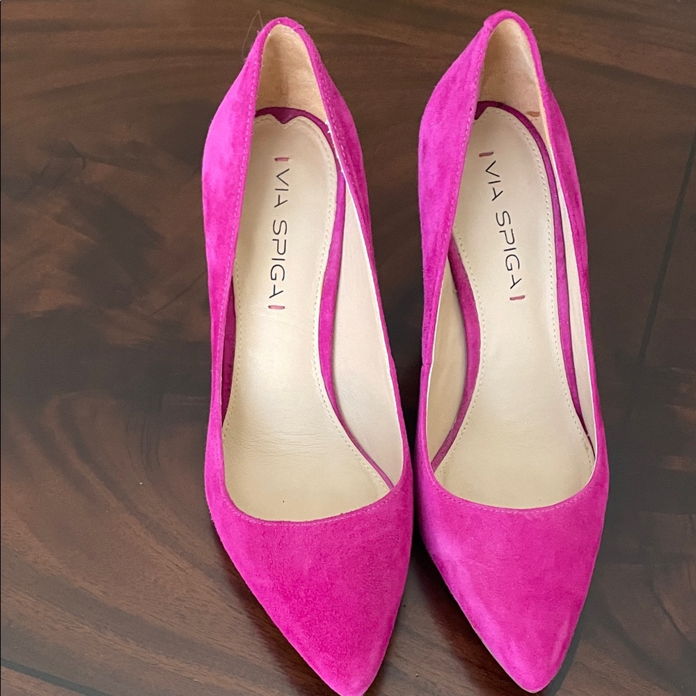 Via Spiga Fuchsia Suede Heels size 7 1/2 medium